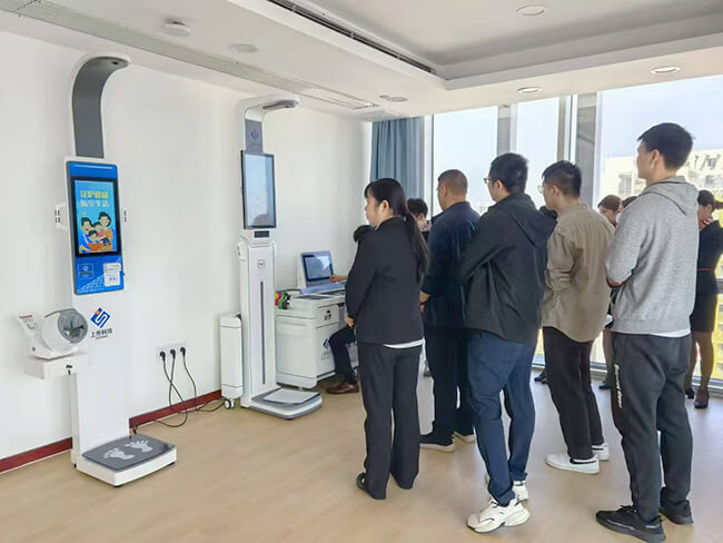 中国联通采购888集团智能健康体检一体机